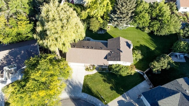 Photo - Spacious 5 Bed, 3 Bath Home for Rent in Idaho Falls!