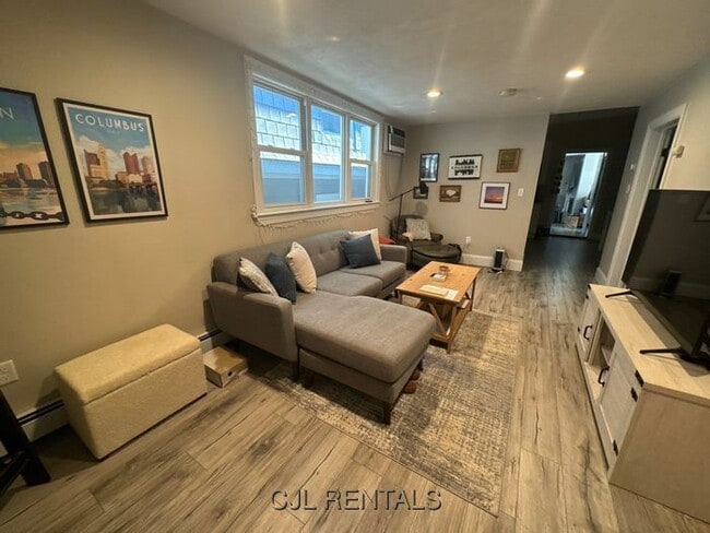 Photo - 63 Falcon St Unit 3R