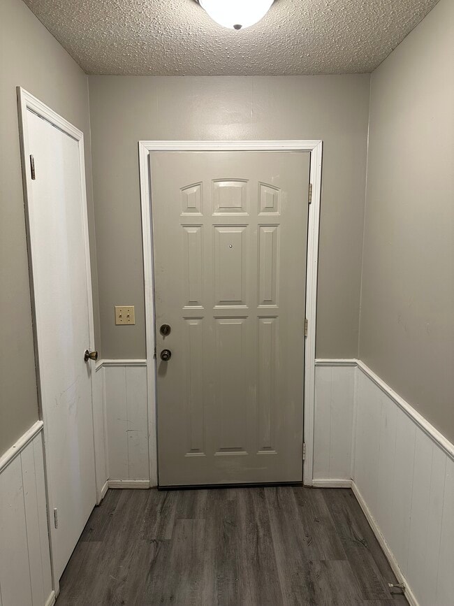 Photo - 301 N Morgan Dr