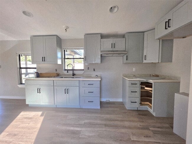 Photo - 310 Paddock St