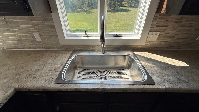 Photo - 2057 Eastcastle Dr SE