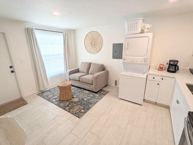 Photo - 2157 Bougainvillea St