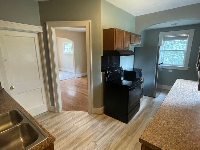 Building Photo - 122 N 38th St Rental
