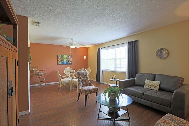 Photo - Palms at Waters Edge 3344-M6 Unit Palms at Waters Edge 3344 N. Key Dr. #M6