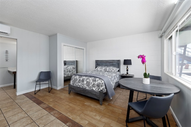 Photo - 410 N 2nd E St Unidad 210