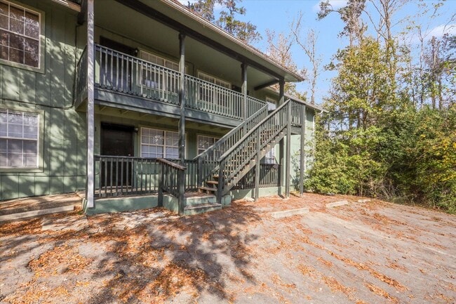 Photo - 851 Maple St