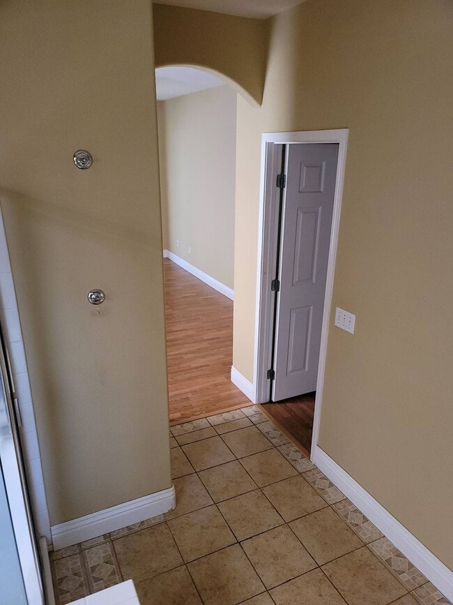Photo - Amazing Home 3 Bedroom Available!