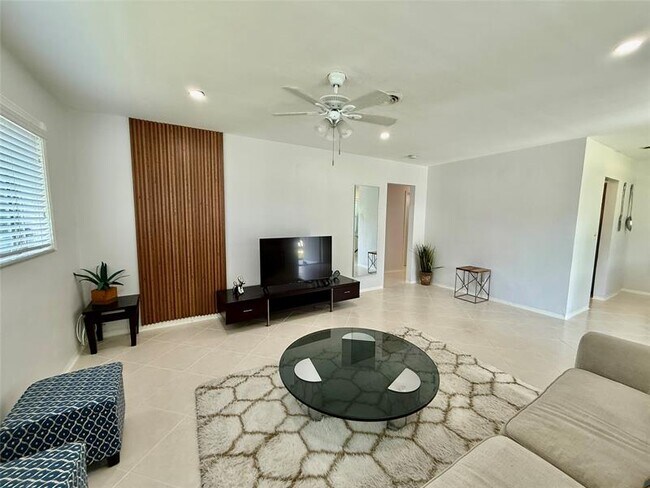 Photo - 23 NE 19th Ave