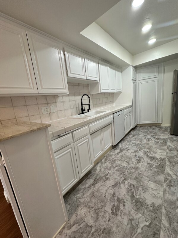 Photo - 121 S Swall Dr Unidad 307