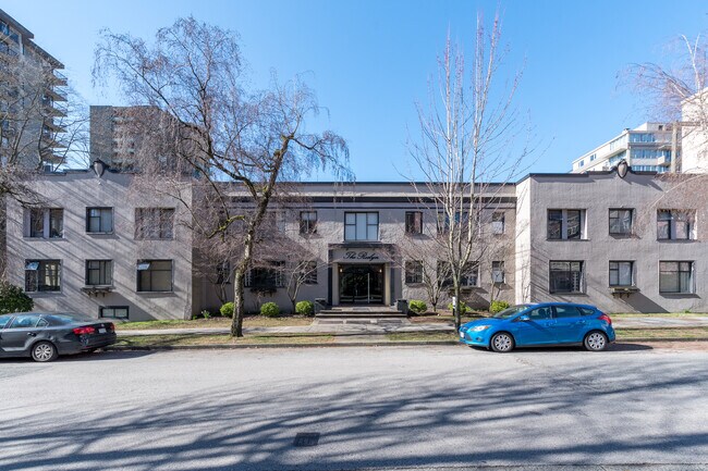 Building Photo - 935 Jervis St Unit 17