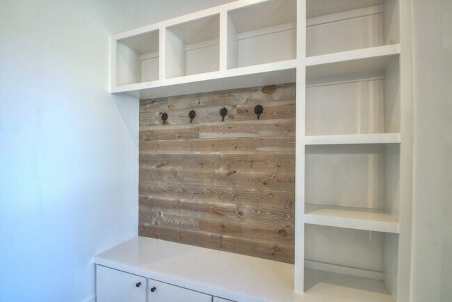 Photo - 904 Burchwood Ave