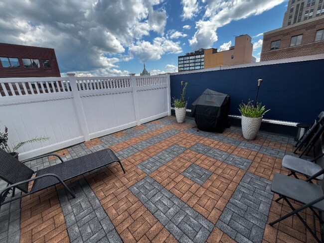 Photo - 99 Pine St Unidad 304