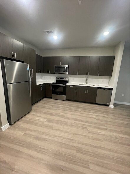 Building Photo - 20525 Ella Blvd Unit 1104 Rental
