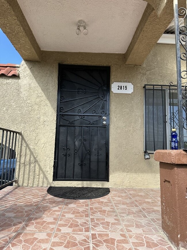 Building Photo - Charming & Spacious 2 Bed, 2 Bath Rental
