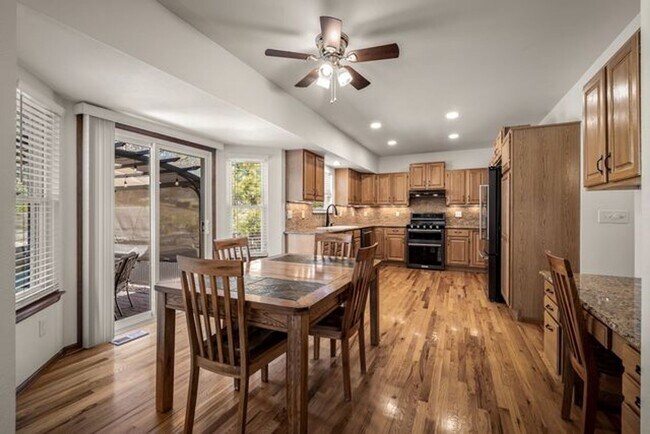 8450 Melross Ct