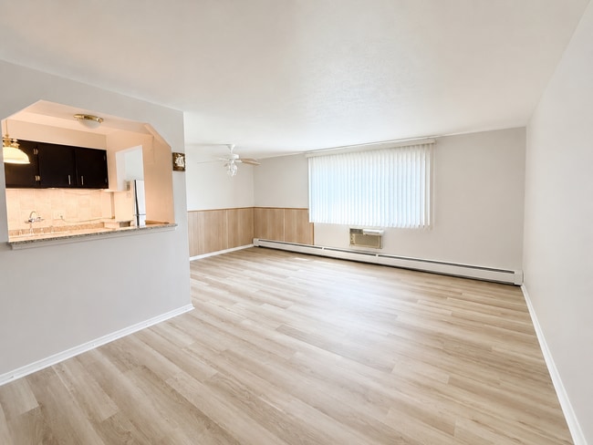 14567 Madison Ave Unit 609