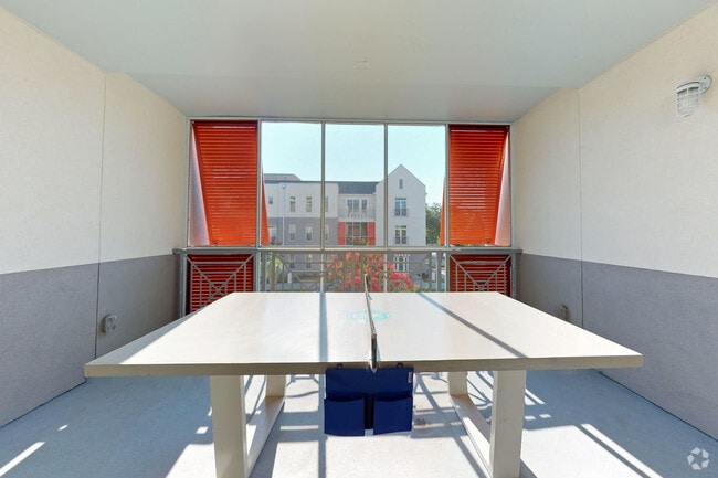 Community Porch - Link Apartments® Mixson