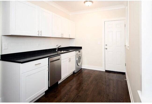 Photo - 648 W Roscoe St Unidad 2N