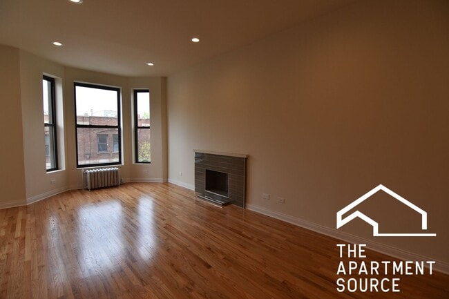 Photo - 907 W Belmont Ave