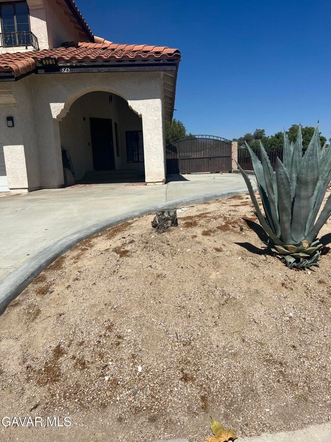 Photo - 325 Rainbow Terrace