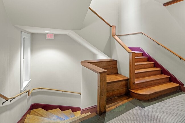 55 1/2 Haywood St, Apt 3B