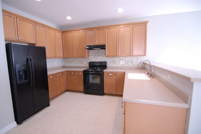 Photo - 4036 Comrie Ln
