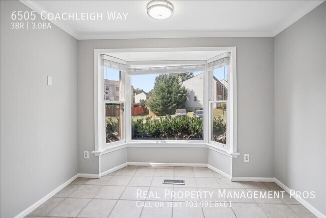 Photo - 6505 Coachleigh Way