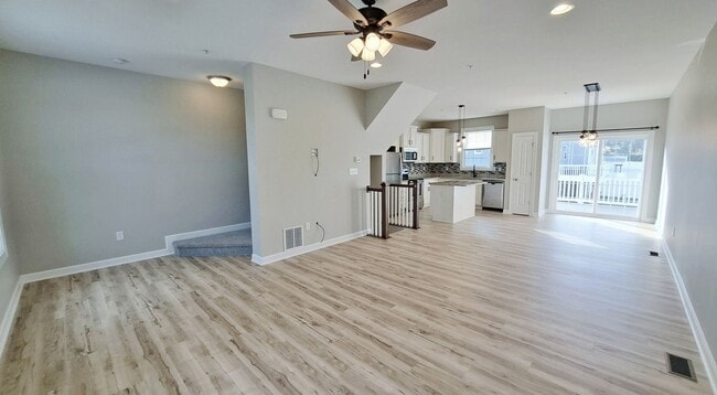Photo - 3 Bed / 2-1/2 Bath Single Family Townhome ...