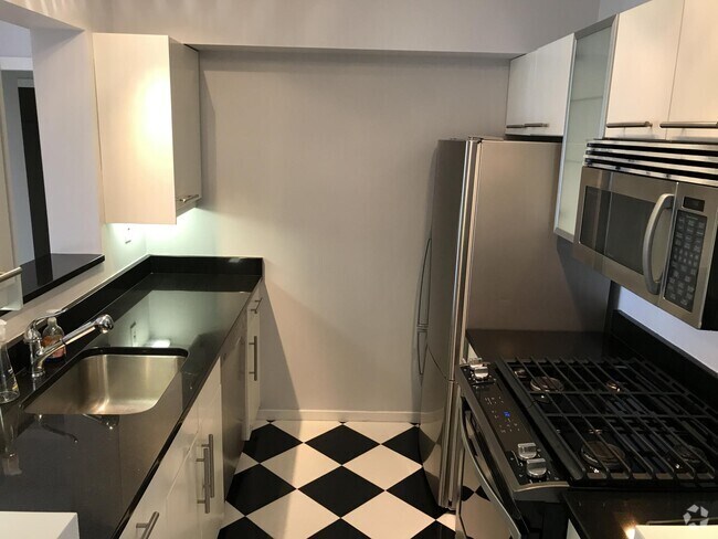Building Photo - 126 Warren St Unit 1 Rental