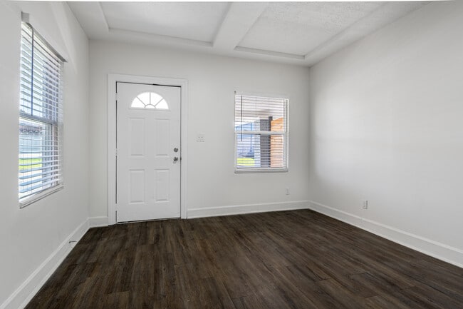 Photo - 410 E Beecher St