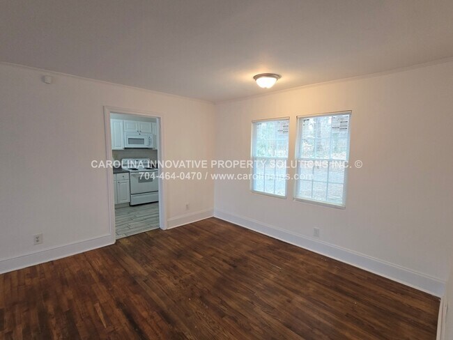 Photo - 2711 Beech Nut Rd