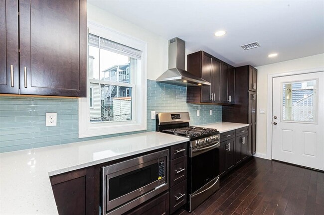 Photo - 29 Albion St Unit #1