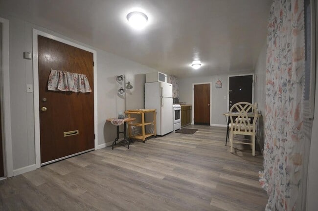 Building Photo - 551 Templeton Ave Rental