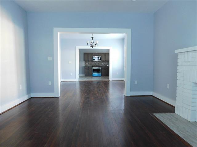 Photo - 210 E 6th St
