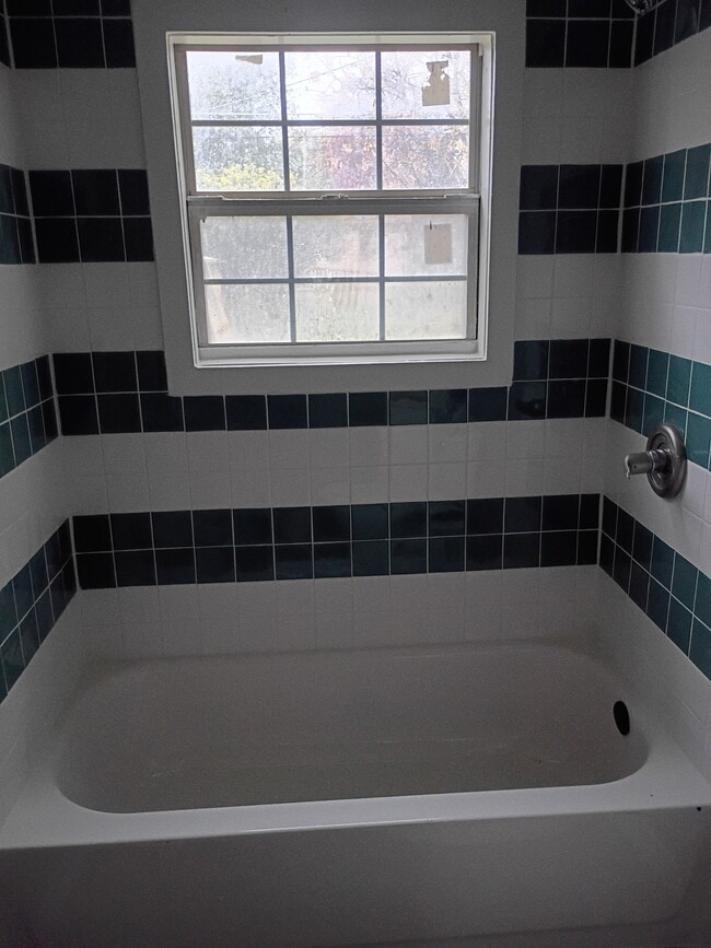 Photo - 613 Brook Dr