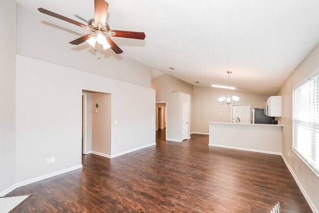 Photo - 1946 Running River Rd