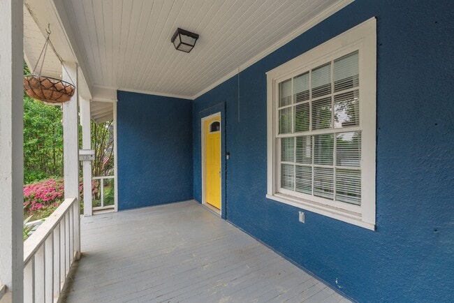 Photo - Beautiful 3 Bedroom 3 Bathroom Home Now Avaialble!
