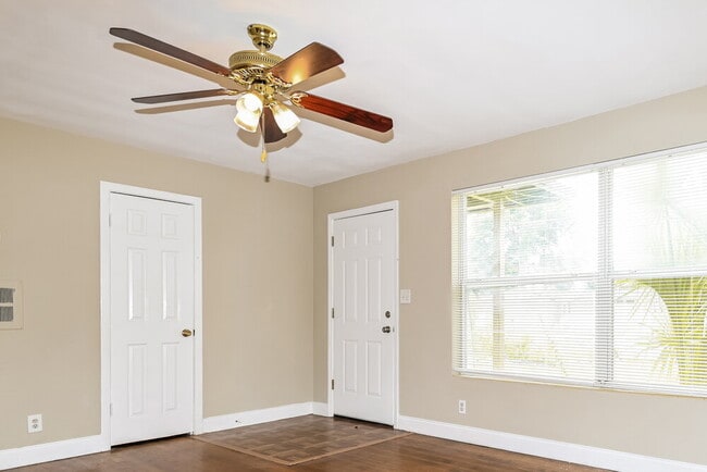 Photo - 2615 Ligustrum Rd