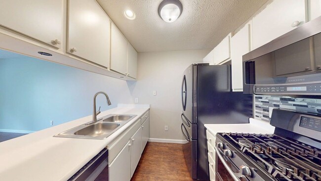 Photo - 6752 Lagrange Dr