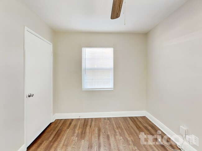 Photo - 3909 W Wallace Ave