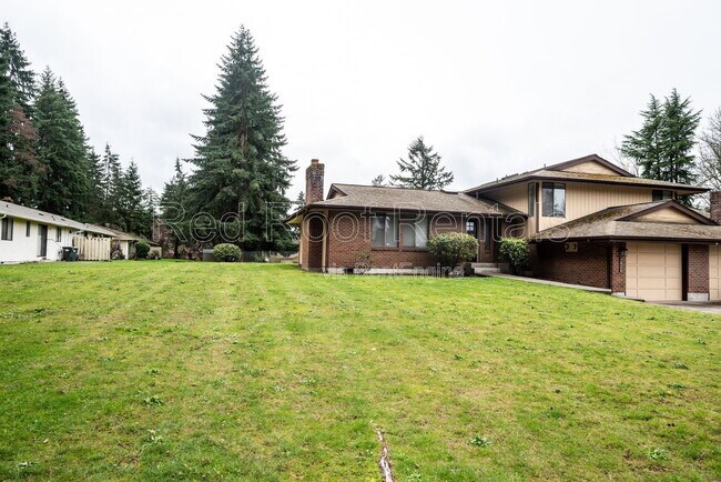 Photo - 1418 Tule Lake Dr S