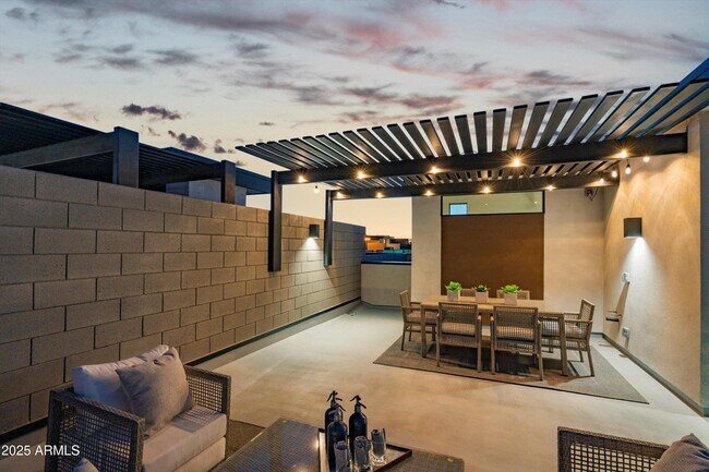 Photo - 377 E Windsor Ave