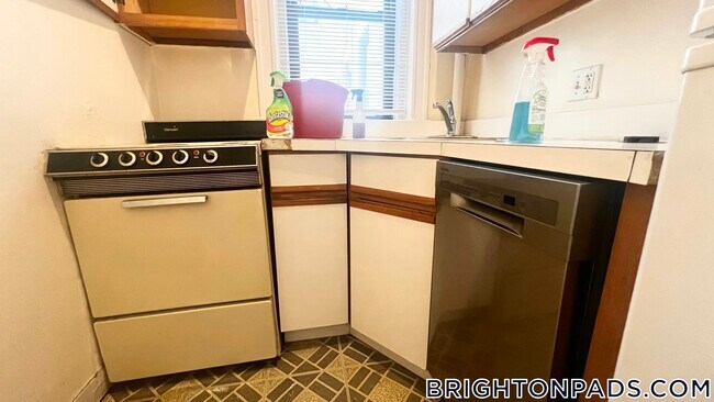 Photo - 313 Allston St Unidad 5