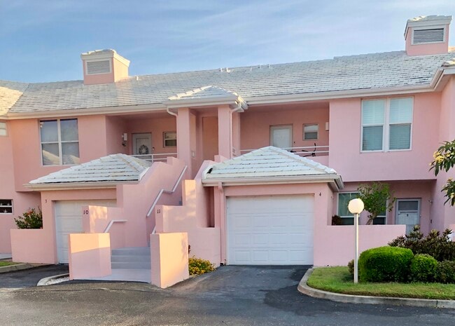 Building Photo - 4330 Pinebrook Cir Unit 11 Rental