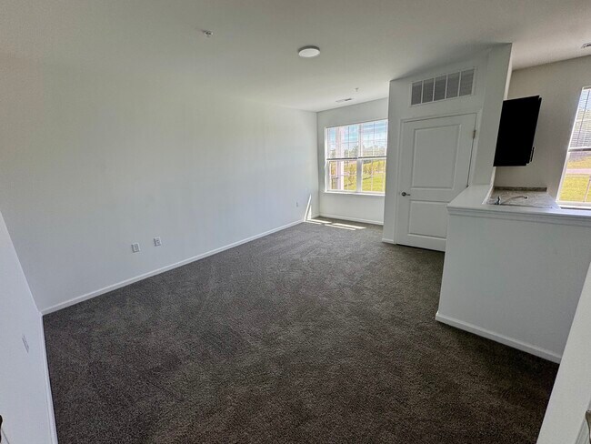 1208 John Vanzandt Dr