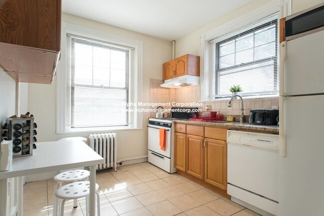 Photo - 48 Babcock St Unit 4