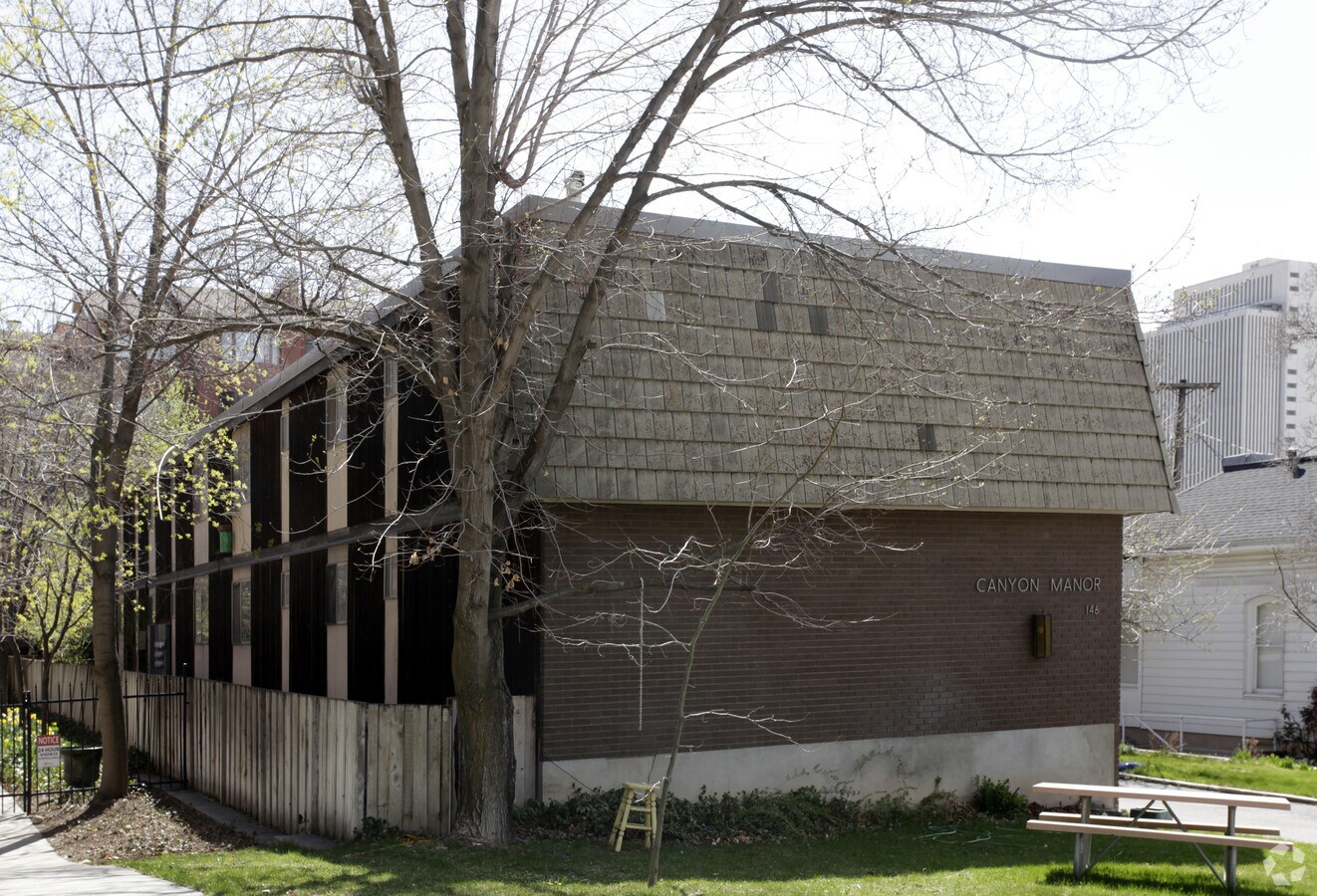 Photo - Canyon Manor