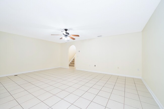 2720 Merrieweather Ln