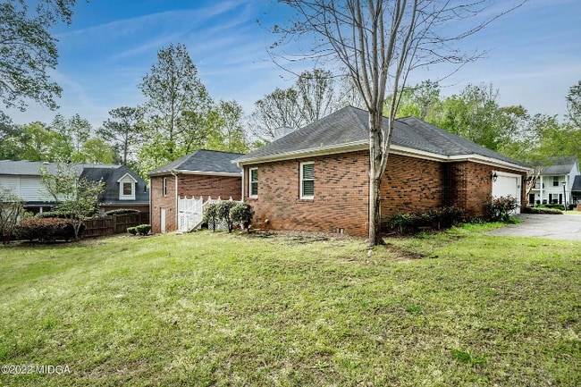 Photo - 205 Saddle Creek Ct