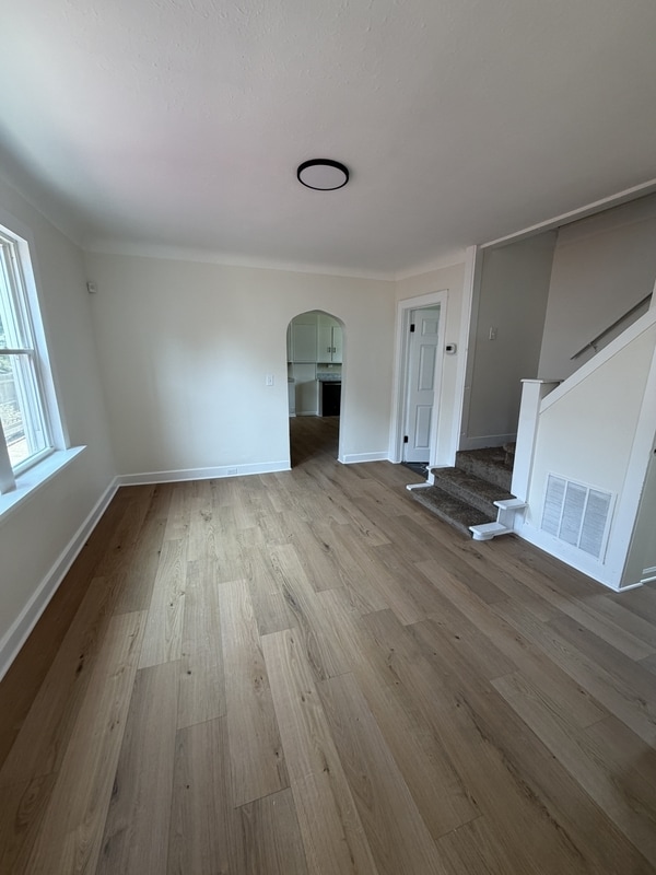 Photo - 9805 Nelson Ave